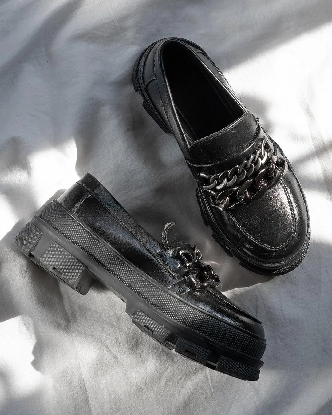 Back To School Aesthetics Black Chain Shoe